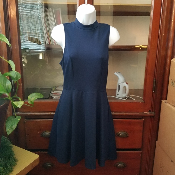 Modcloth Dresses & Skirts - Modcloth Monteau Navy Dress - M
